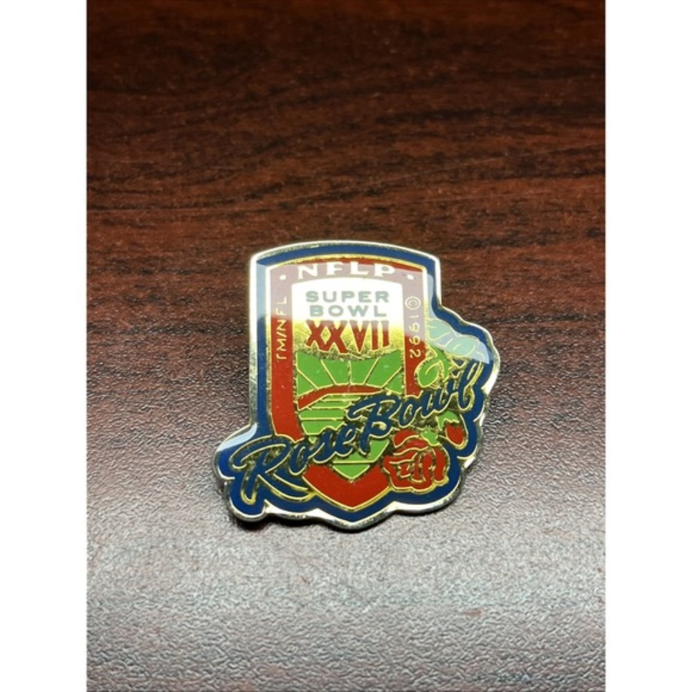 Super Bowl XXVII NFL Dallas Cowboys Buffalo Bills Rose Bowl 1992 Lapel Hat Pin